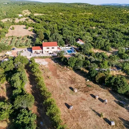 Villa Adela Drniš